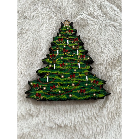 Sheila’s Collectibles Other - Sheila’s Collectibles #TSN11 Heartsville Christmas Tree in Box